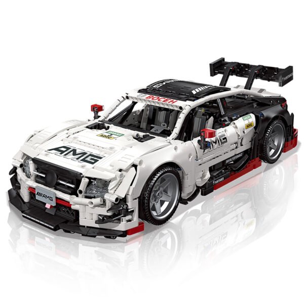 Набор для конструирования спортивного автомобиля AMG C63 DTM в масштабе 1:10, содержащий 2489 частиц, подходит для людей в возрасте от 8 лет и старше.